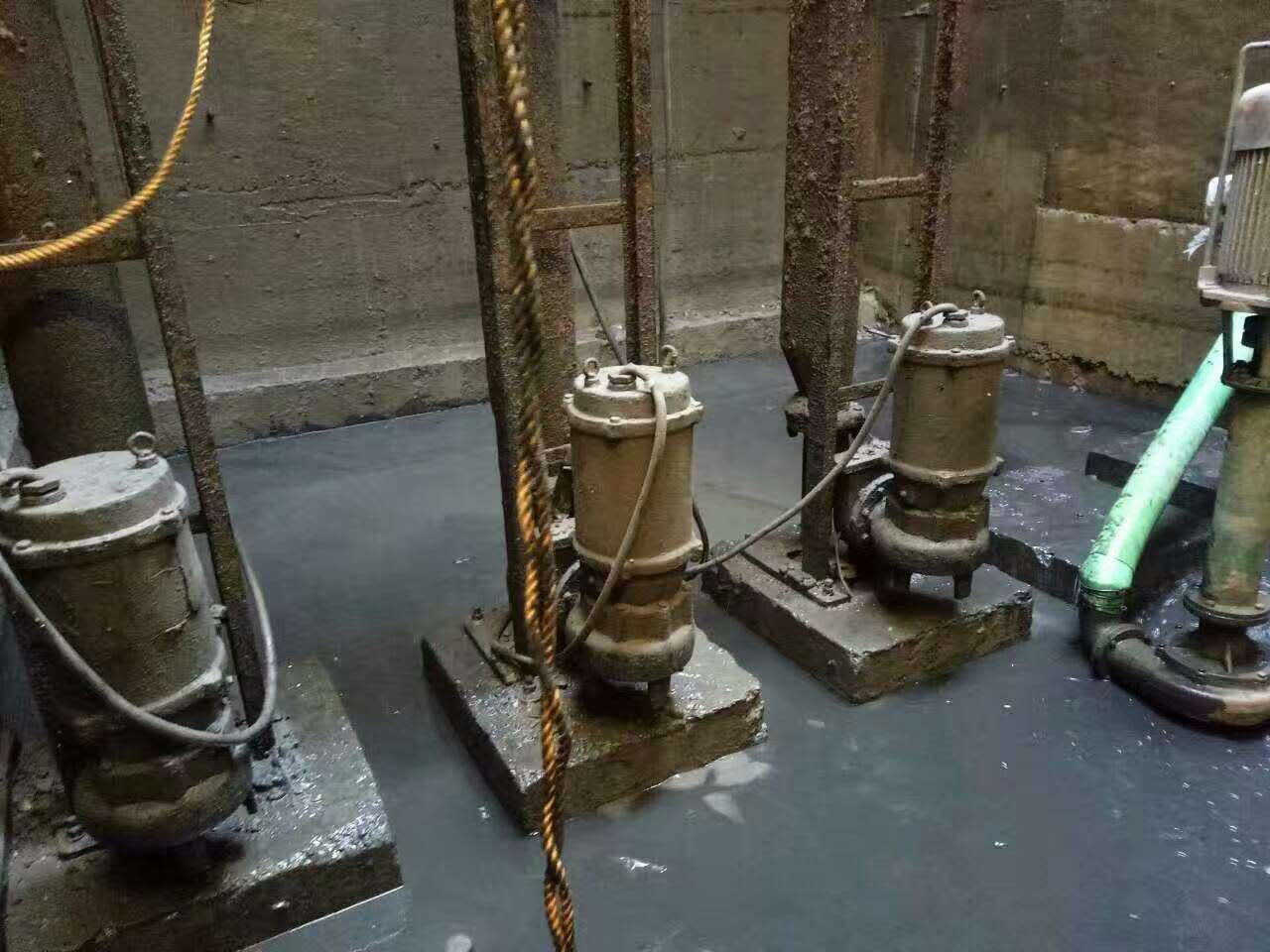 瓦房店污水池清理