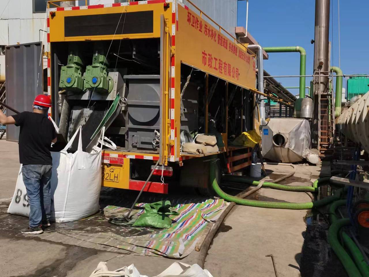 瓦房店淤泥压干处理